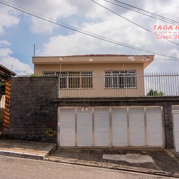 Sobrado 3 Dorms.- Jd. Iracema