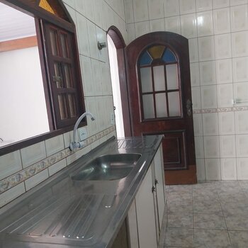 Locação casa independente R$ 1.150,00 Jardim Guanhembu 1 dormitório