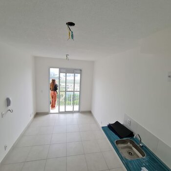 Locação Apartamento R$ 2.000,00 Socorro pacote R$ 300.000,00 2 dormitórios