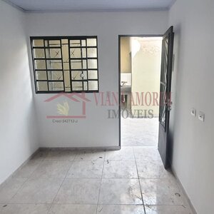 Casa (1 dorm.) para Locação em Jardim Colonial