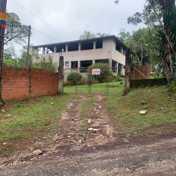 Vende-se um Sítio