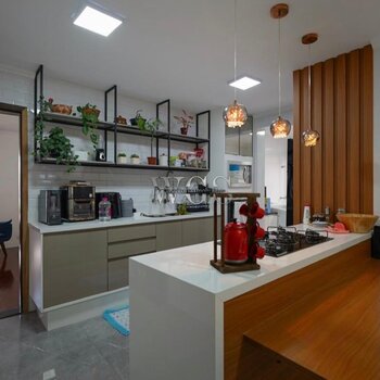 Casa à venda com 380mts²,03 suítes, 04 vgs - Bolsão de Interlagos