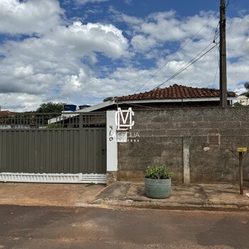 Casa de vila térrea para venda tem 265 metros quadrados com 4 quartos